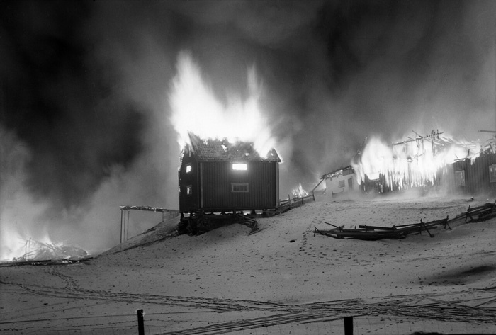 Fire at Bromstad Farm, Trondheim, March 20, 1955. Photo: Schrøder/Sverresborg Trøndelag Folkemuseum.