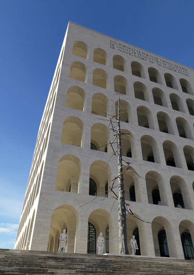 Giuseppe Penone, Palazzo Della Civiltà Italiana, FENDI HQ in Rome. Courtesy Palazzo Della Civiltà Italiana.