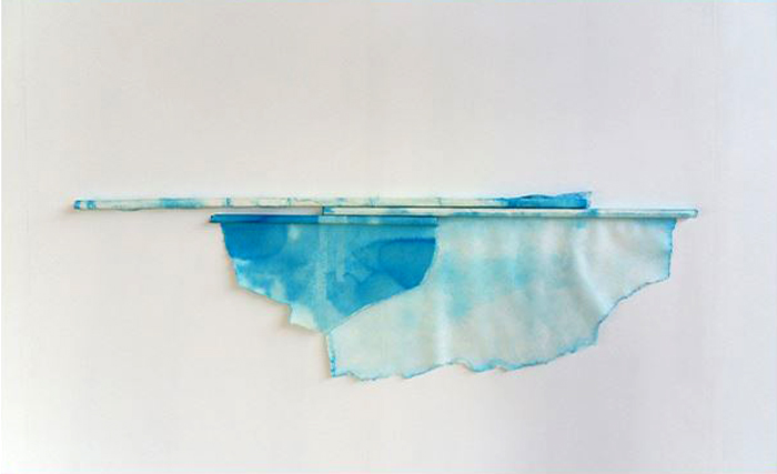 Claire-Jeanne Jézéquel, La vague impression, 2024. Encre aquarelle, 65 x 250 x 3 cm 